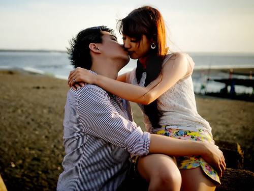 エッチしたいのは男も女も一緒♪どうせなら彼が興奮するような誘い方を!のサムネイル画像